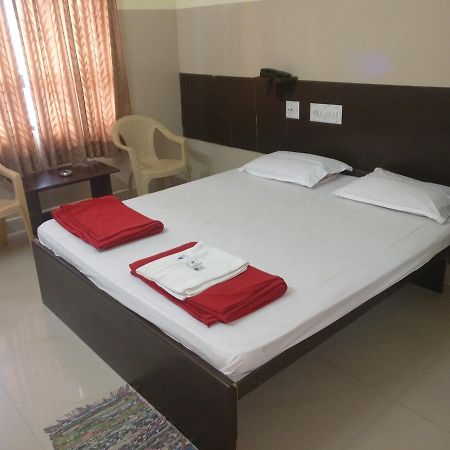 Hôtel Subhadra Comforts à Shimoga Extérieur photo