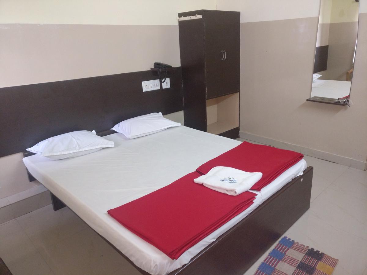 Hôtel Subhadra Comforts à Shimoga Extérieur photo