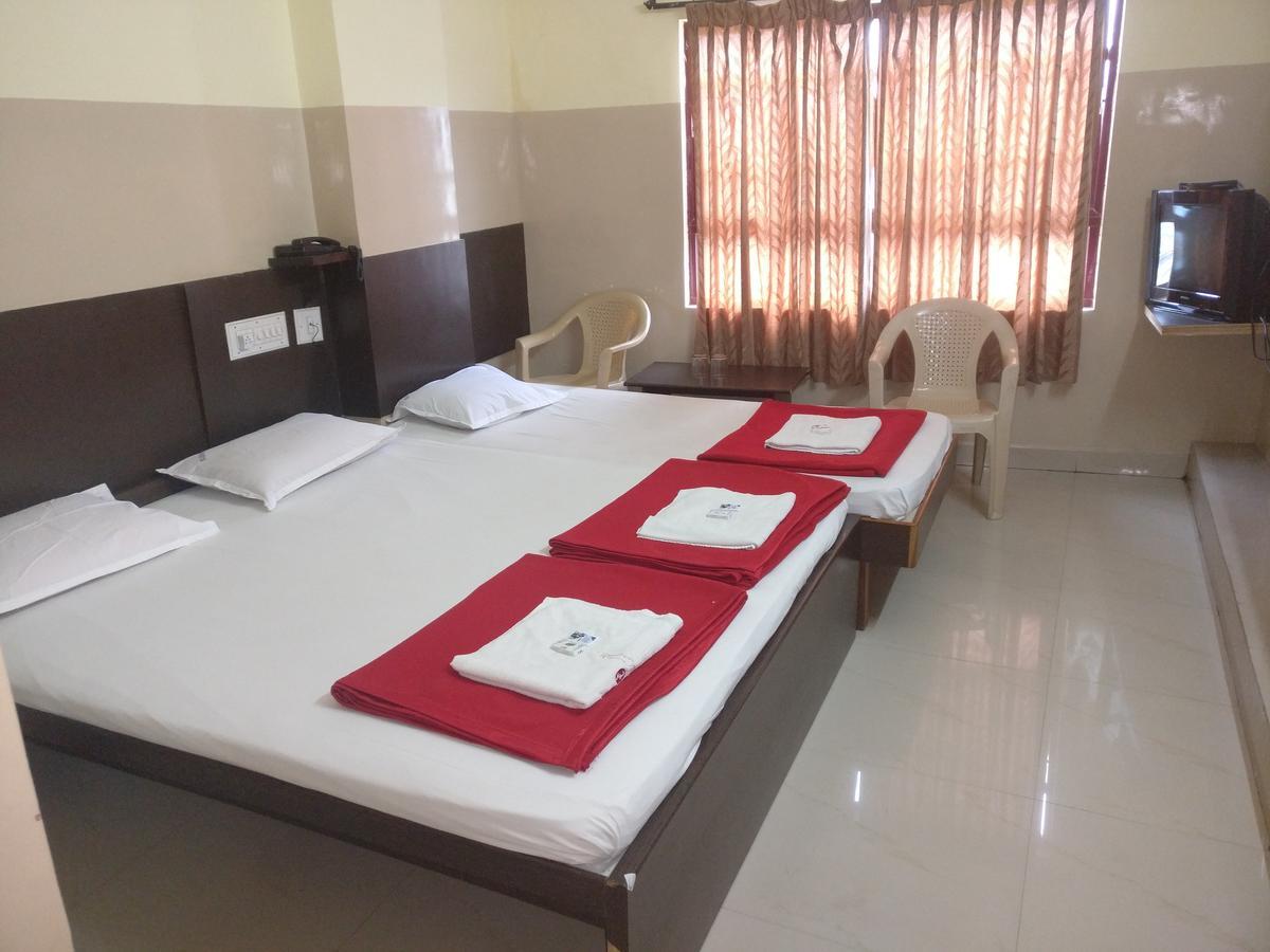 Hôtel Subhadra Comforts à Shimoga Extérieur photo