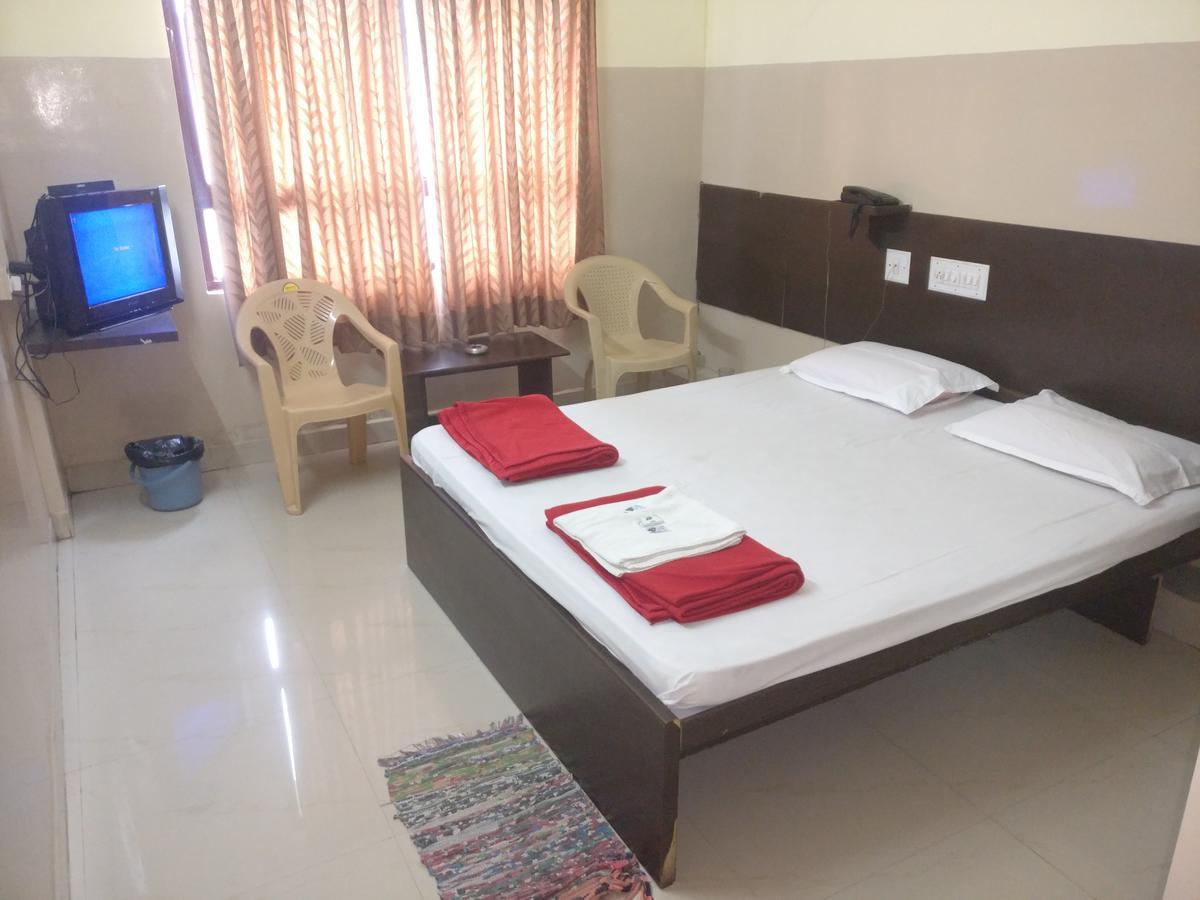 Hôtel Subhadra Comforts à Shimoga Extérieur photo