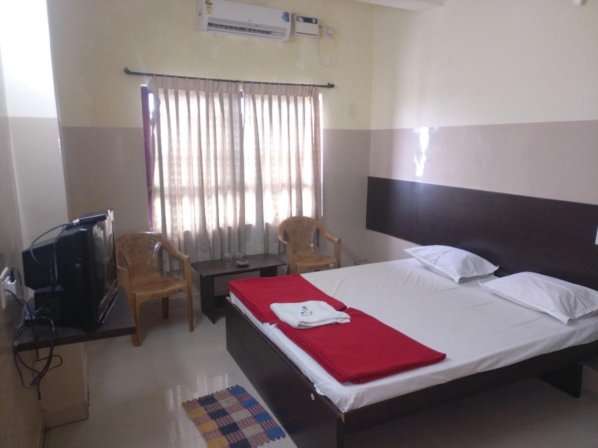 Hôtel Subhadra Comforts à Shimoga Extérieur photo