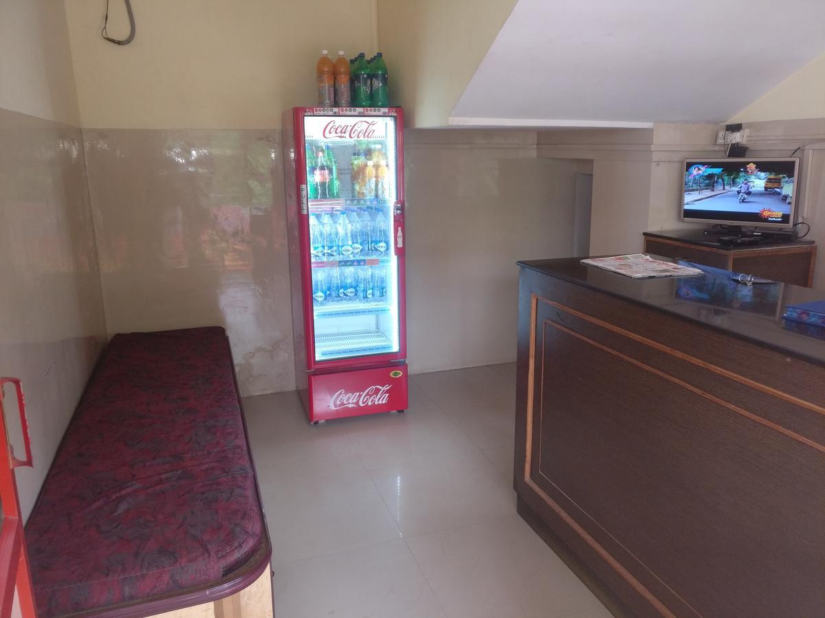 Hôtel Subhadra Comforts à Shimoga Extérieur photo