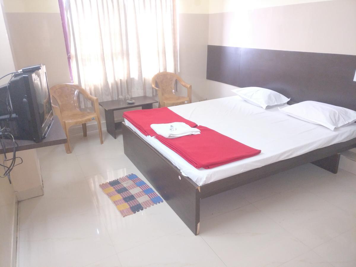 Hôtel Subhadra Comforts à Shimoga Extérieur photo